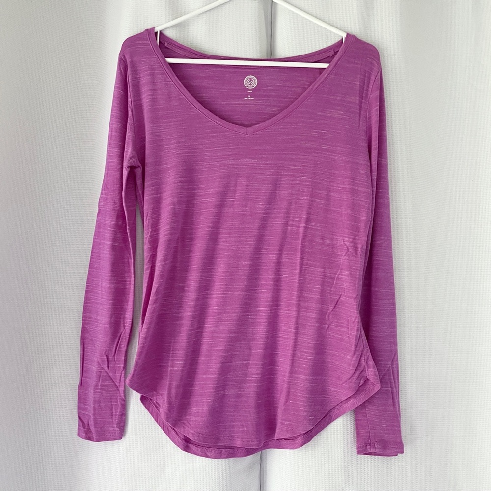 SO Relaxed Fit V-Neck Long Sleeve Fuchsia Pink Shirt Women’s Size Medium